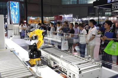 工博会新风向:卖萌的“网红机器人”少了,按需生产的“未来工厂”来了